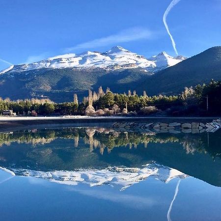 Roca Nevada Suites Villanua Ngoại thất bức ảnh