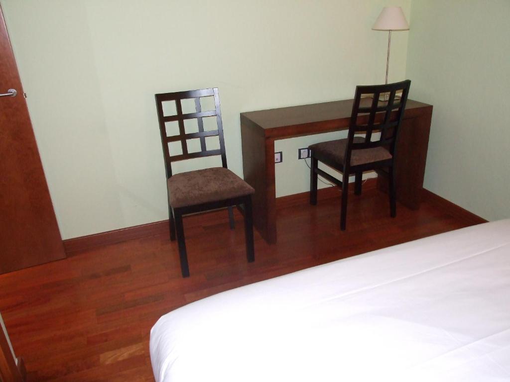 Roca Nevada Suites Villanua Phòng bức ảnh