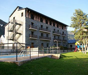 Roca Nevada Suites Villanua Ngoại thất bức ảnh