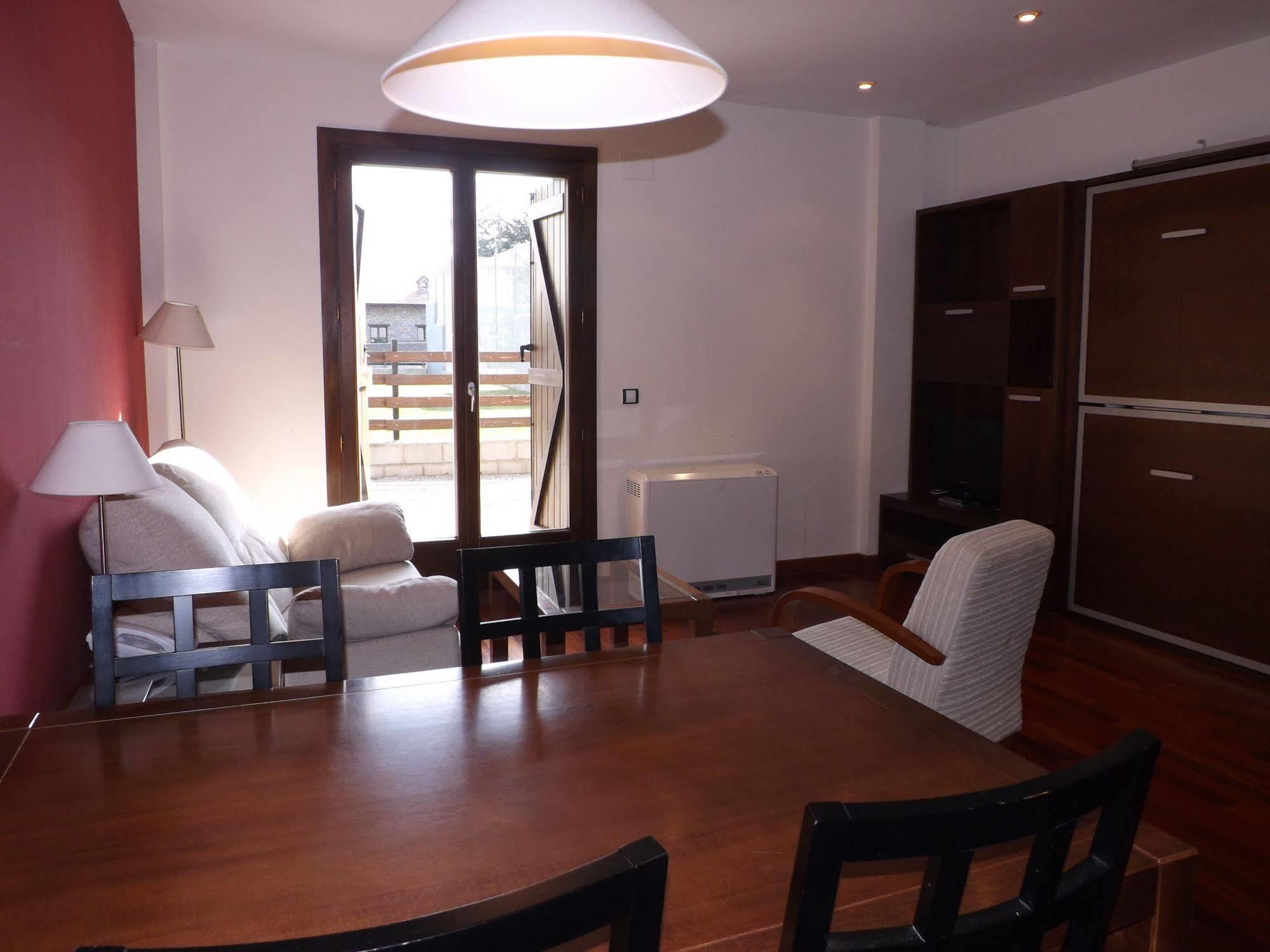 Roca Nevada Suites Villanua Ngoại thất bức ảnh